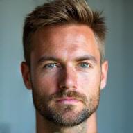 Photo de profil d'Antoine Rive, spécialiste en bien-être et thérapies par la lumière.
